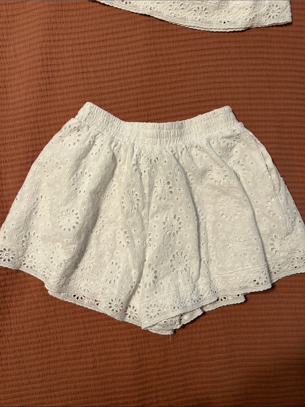 EUC- MABLE White Eyelet Short Sleeve Top & Shorts Set - medium - Picture 5 of 6